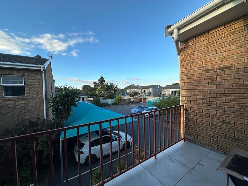 To Let 2 Bedroom Property for Rent in Oakglen Western Cape